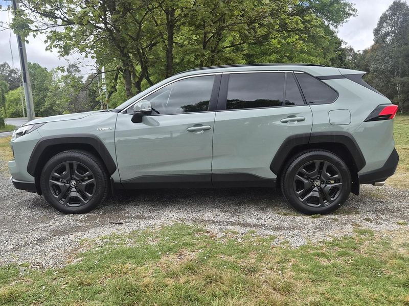 2023 Toyota RAV4 Edge Auto eFour Photo 16