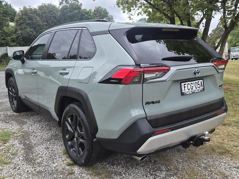2023 Toyota RAV4 Edge Auto eFour Photo 15