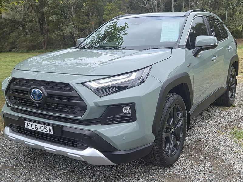 2023 Toyota RAV4 Edge Auto eFour Photo 19